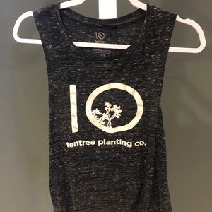 Women’s Tentree shirt